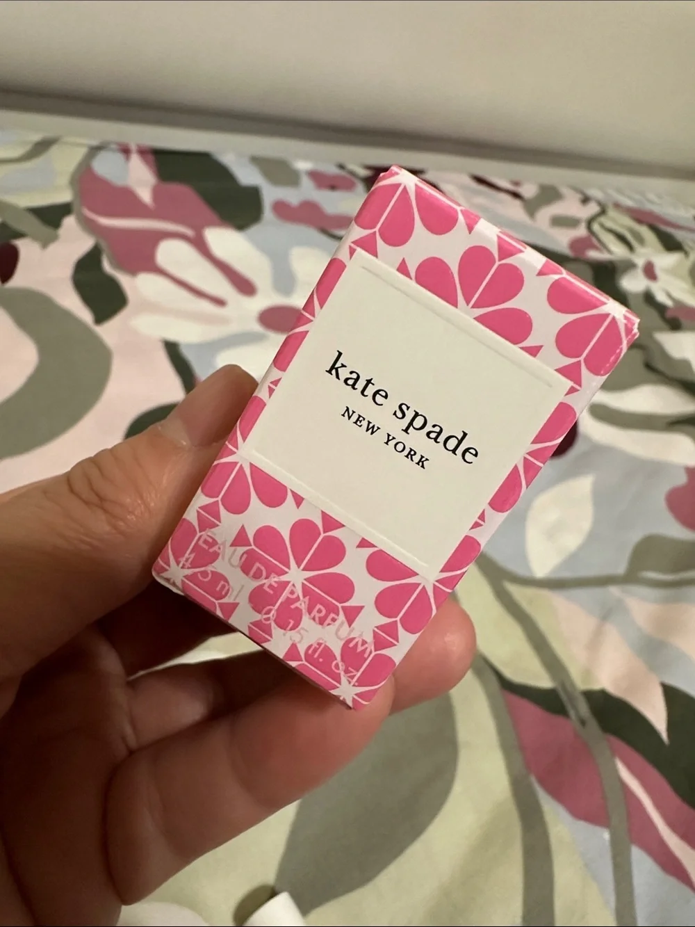 kate spade Red Quilted Cosmetic Pouch/Coin Case with Sample Perfumes